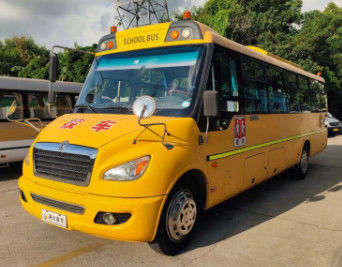 Autobus scolastici automatici gialli di proprietà 46 posti autocarro scolastico di seconda mano