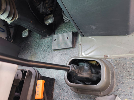 Diesel Euro 4 Autobus scolastico in pensione Dongfeng 56 posti Autobus scolastico giallo