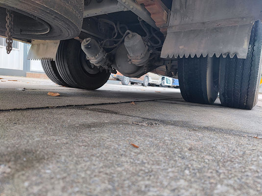 Diesel Euro 4 Autobus scolastico in pensione Dongfeng 56 posti Autobus scolastico giallo