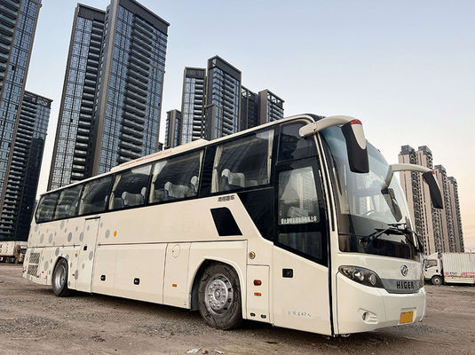 Autobus di passeggeri bianco grande usato 47 posti Autobus di proprietà con tipo di trasmissione manuale