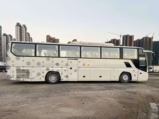 Autobus di passeggeri bianco grande usato 47 posti Autobus di proprietà con tipo di trasmissione manuale