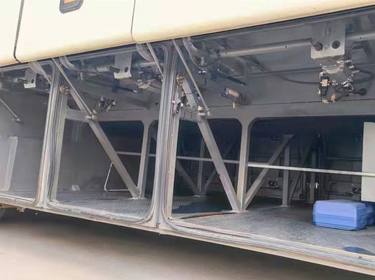 Autobus a due porte con guida a sinistra Autobus diesel con 47 posti Autobus passeggeri