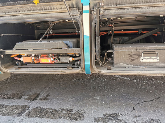 LHD Yutong Bus di lusso di seconda mano 31 posti con cambio automatico