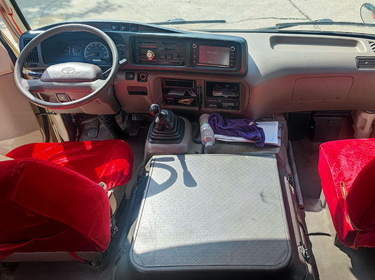 Autobus turistico di seconda mano da 23 posti con cambio manuale