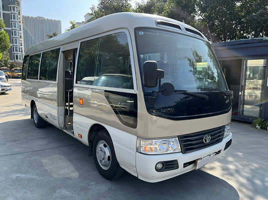 ISO Toyota Coaster Bus di seconda mano 20 posti Autobus passeggeri usati