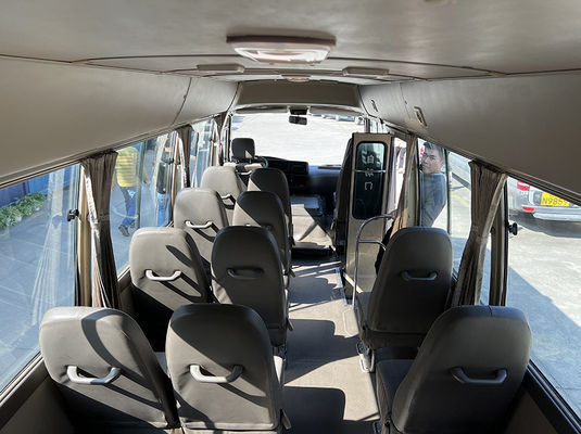 ISO Toyota Coaster Bus di seconda mano 20 posti Autobus passeggeri usati