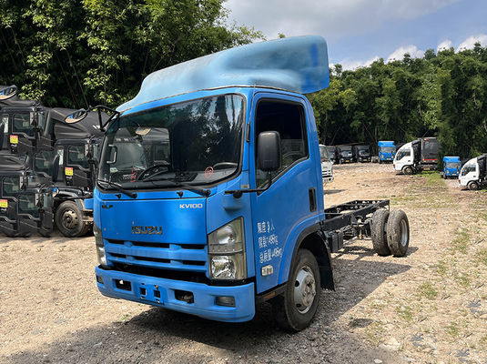 Camioncini a motore a sinistra, trasmissione manuale, camion da lavoro.