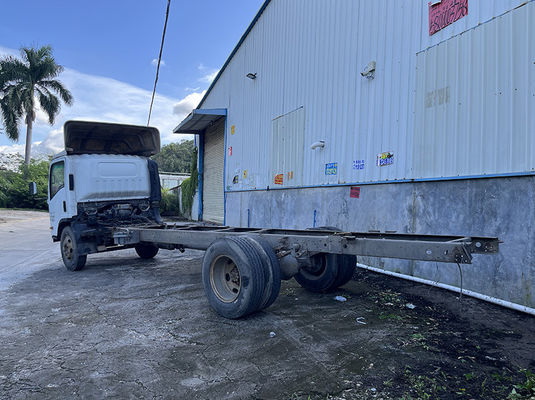 Intervallo medio Isuzu Camion usato 4X2 Diesel di seconda mano Camion commerciale