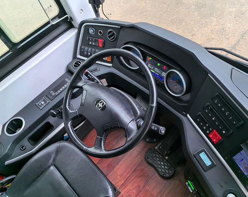 Autobus a 48 posti con velocità massima di 100 km/h e cambio manuale Modello utilizzato