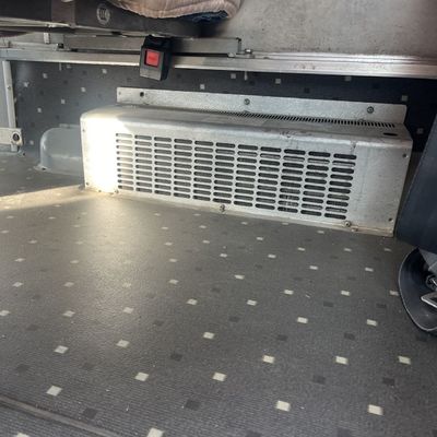 Yuchai 330 Motore Trasmissione manuale Golden Dragon di seconda mano 63 posti Autobus gialli