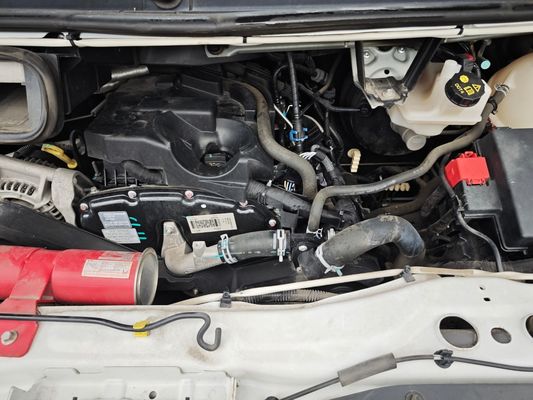 Minibus di seconda mano da 14 posti diesel Jiangling Transit CN-4 furgone con 145 km / h velocità massima