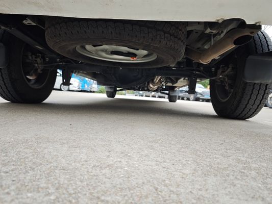 Minibus di seconda mano da 14 posti diesel Jiangling Transit CN-4 furgone con 145 km / h velocità massima