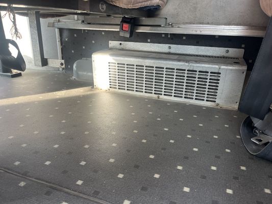 Autobus King Long usati gialli da 63 posti con motore Yuchai 330 in blocco a prezzi bassi