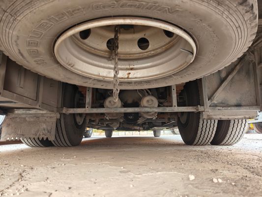 Autobus scolastici gialli di seconda mano con motori diesel e velocità massima di 80 km/h