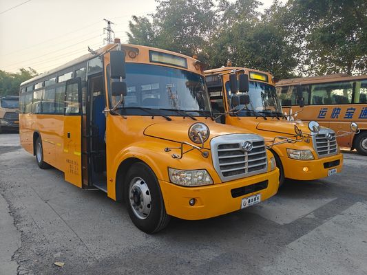 Autobus scolastici gialli di seconda mano con motori diesel e velocità massima di 80 km/h