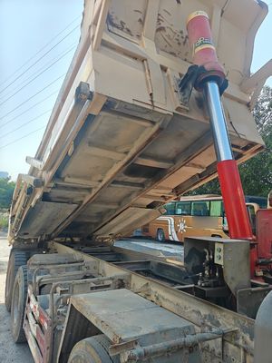 Howo Dump Truck di seconda mano giallo a due posti prodotto nel 2019